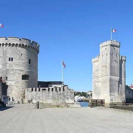 1 Bedroom Gorgeous In La Rochelle
