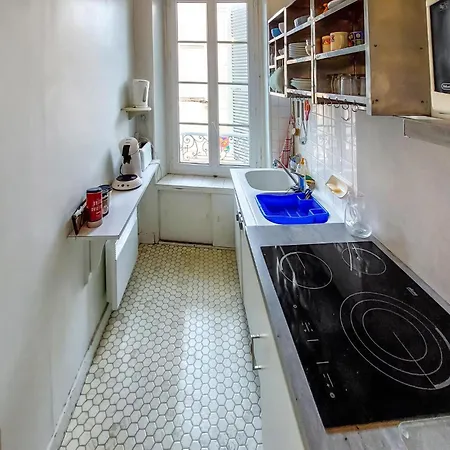 1 Bedroom Gorgeous In La Rochelle