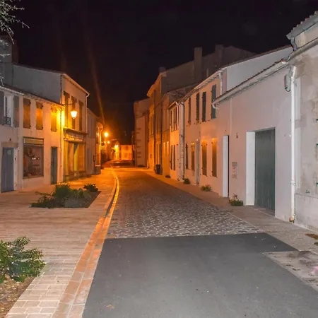 1 Bedroom Gorgeous In La Rochelle * La Rochelle (Charente-Maritime)